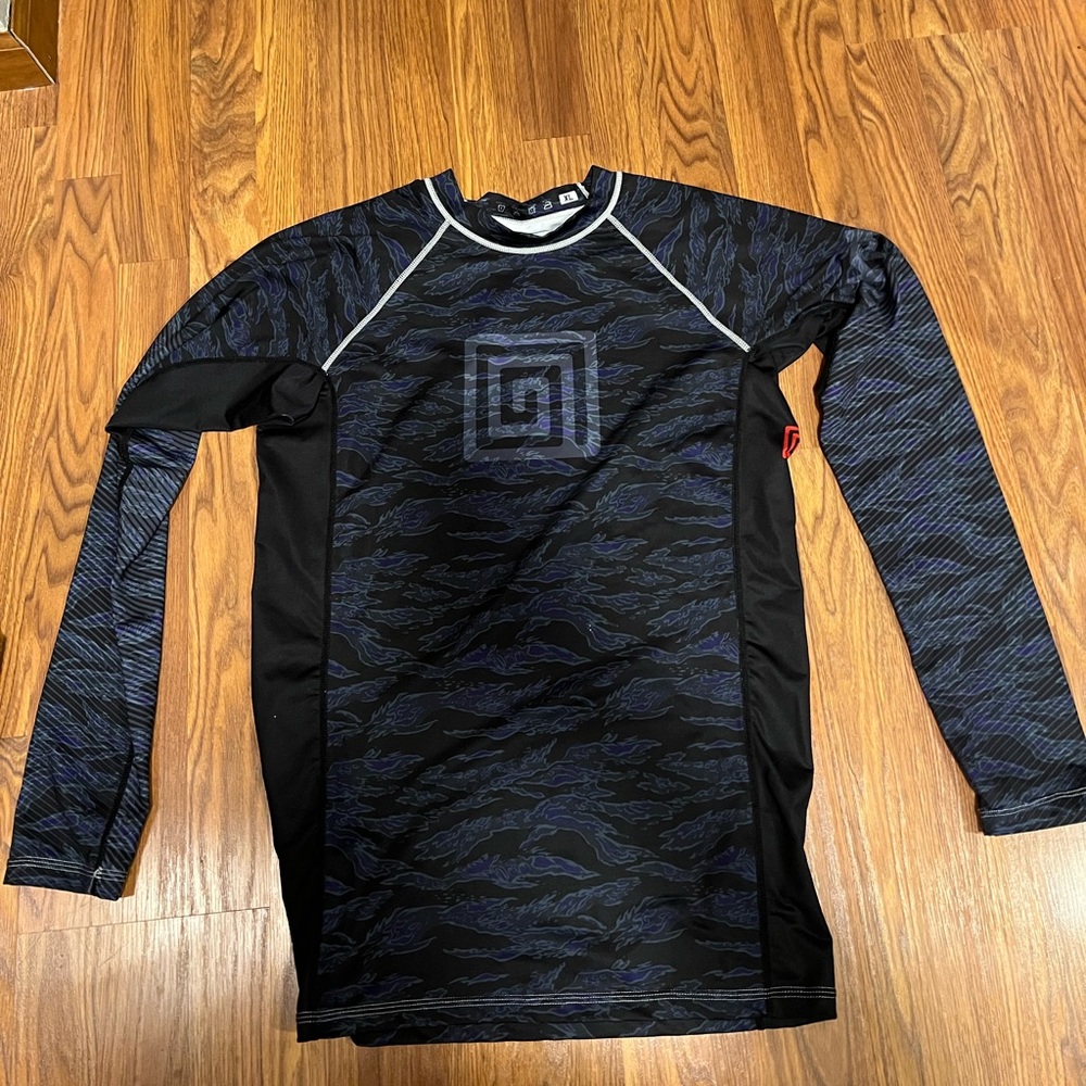 Hypnotic jiu jitsu rash guard